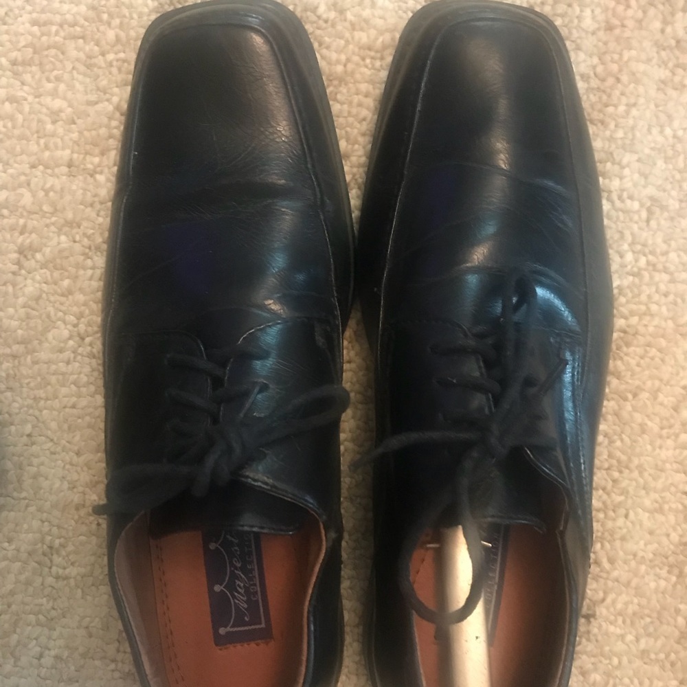 Men’s dress shoes